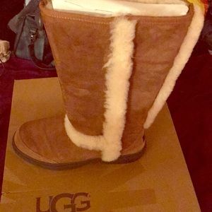 Ugg Australia Sunburst Size 9